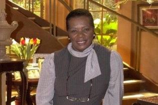 Биография Неуза Боржес